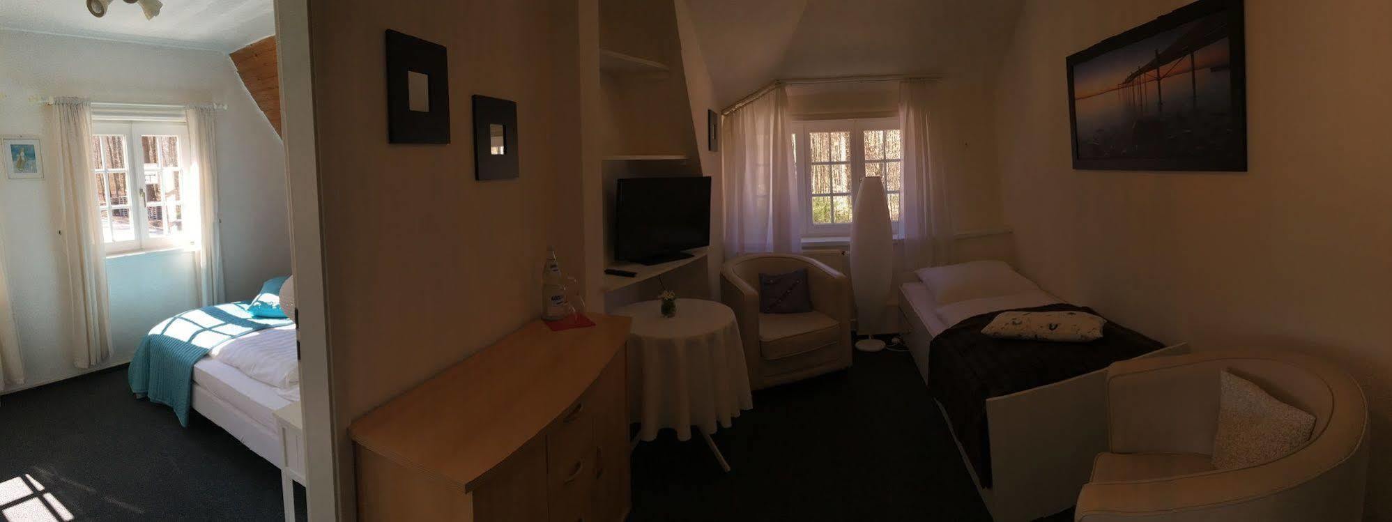Das Ostseehotel Blekendorf エクステリア 写真